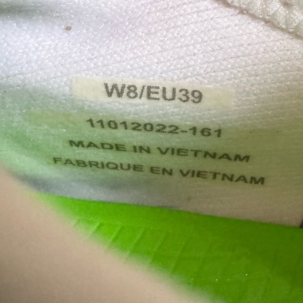 Oofos OOMG Sport Low Shoe White Women's - Picture 12 of 14